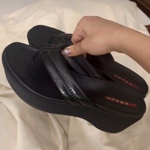 PRADA VINTAGE THONG FLIP FLOP PLATFORM LEATHER SANDALS